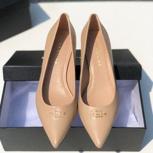 Coach fashion white-collar high-heeled shoes